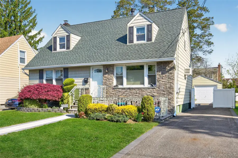 31 Broadway, New Hyde Park, NY 11040 - #2