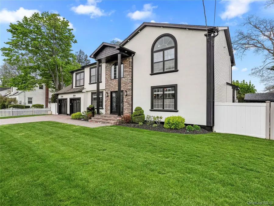 250 N 5th Street, Lindenhurst, NY 11757 - #2