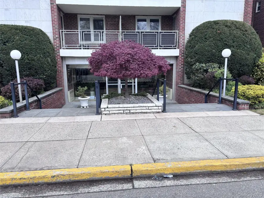 110 Brooklyn Avenue #3Q, Freeport, NY 11520 - #3