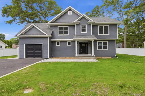 218 W Tyler Avenue, Miller Place, NY 11764
