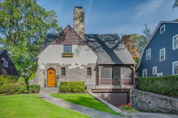 15 Kingsbury Road, New Rochelle, NY 10804
