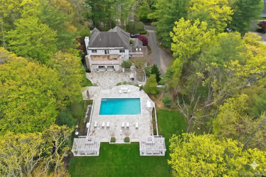9 Godfrey Lane, Huntington, NY 11743 - #3