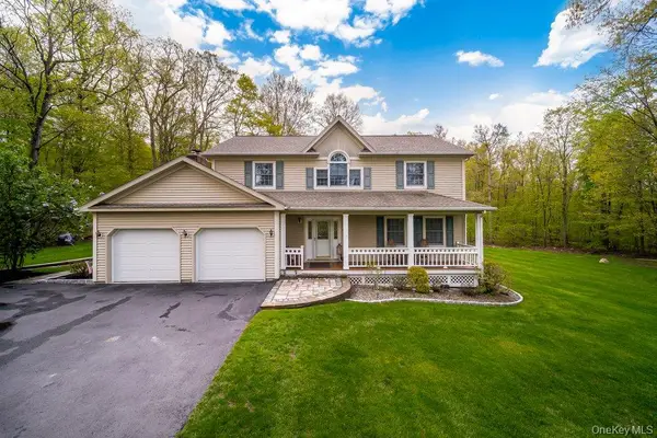 15 Grandview Terrace, Wallkill, NY 12589
