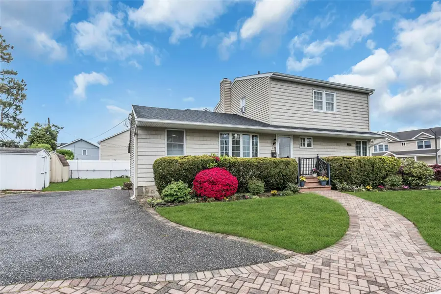 27 Surrey Lane, Plainview, NY 11803 - #3