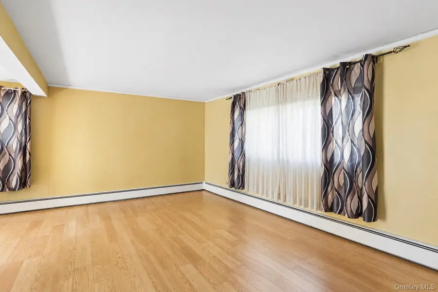 6 Clarke Street, Brentwood, NY 11717 - #2