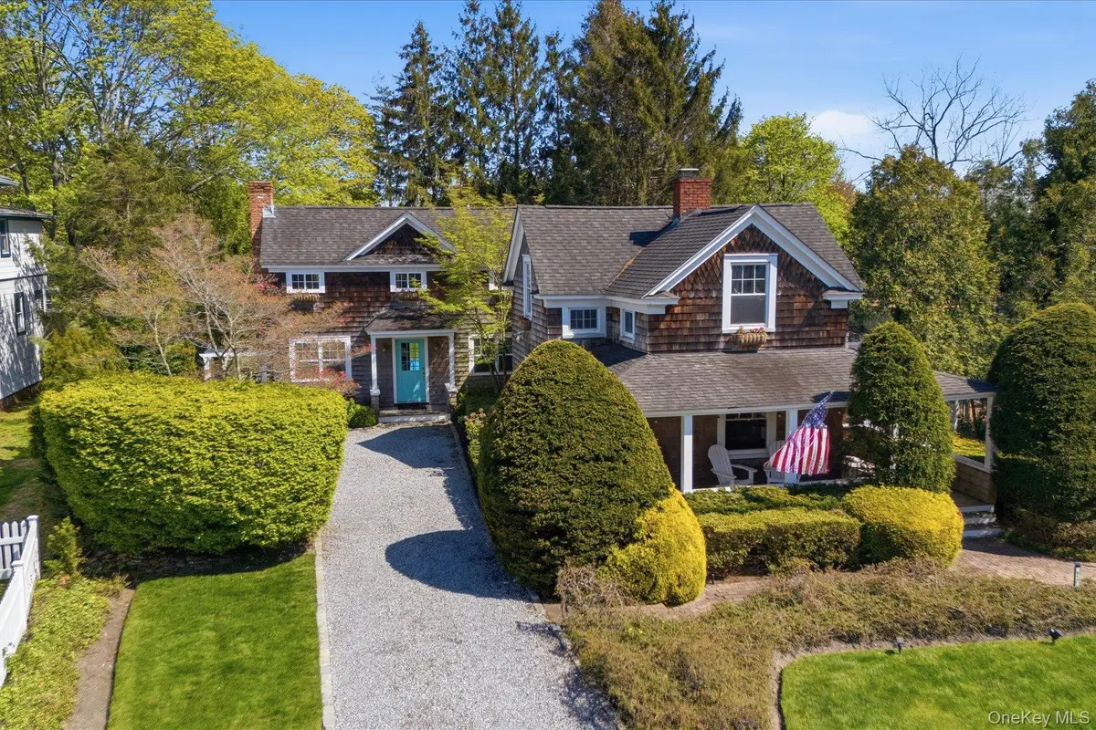 517 Montauk Highway, East Quogue, NY 11942 - #1