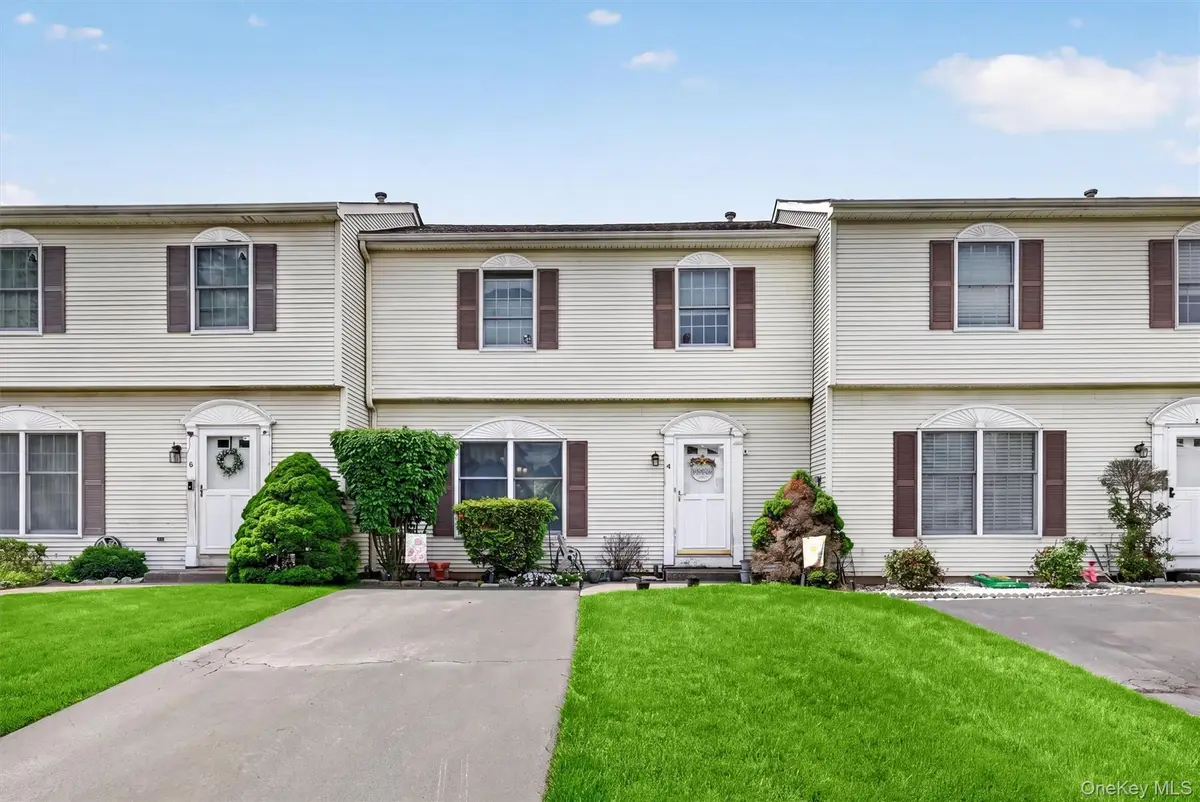 4 Strack Court, West Haverstraw, NY 10993 - #1