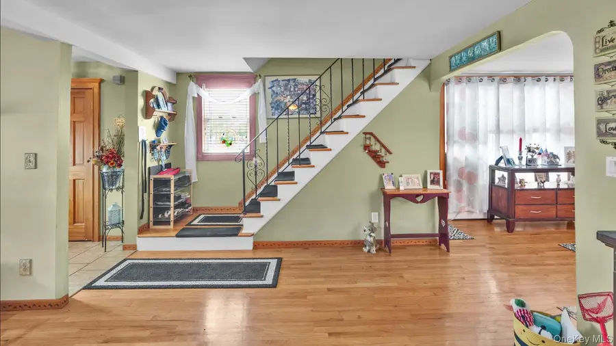 93 Grant Avenue, Farmingdale, NY 11735 - #3