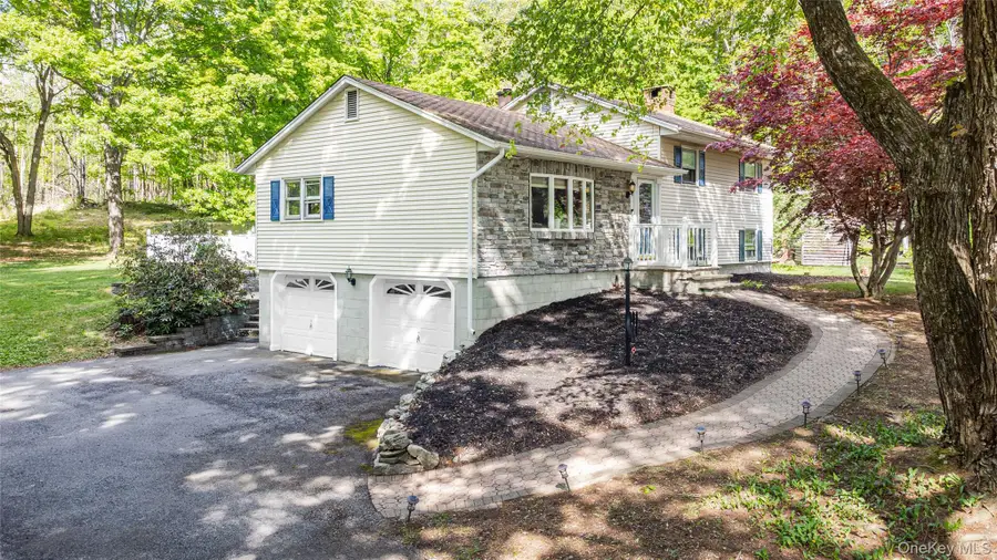 25 Mcallister Drive, Pleasant Valley, NY 12569 - #2