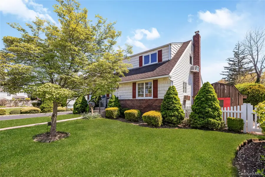 3 6th Avenue, Farmingdale, NY 11735 - #2