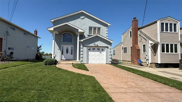 50 Island Parkway N, Island Park, NY 11558
