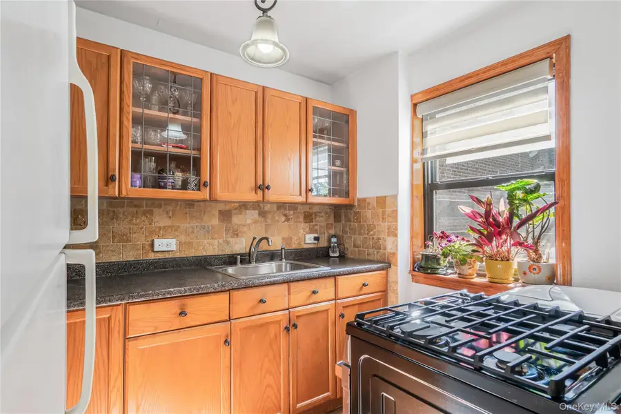 218-12 43rd Avenue #2E, Bayside, NY 11361 - #2