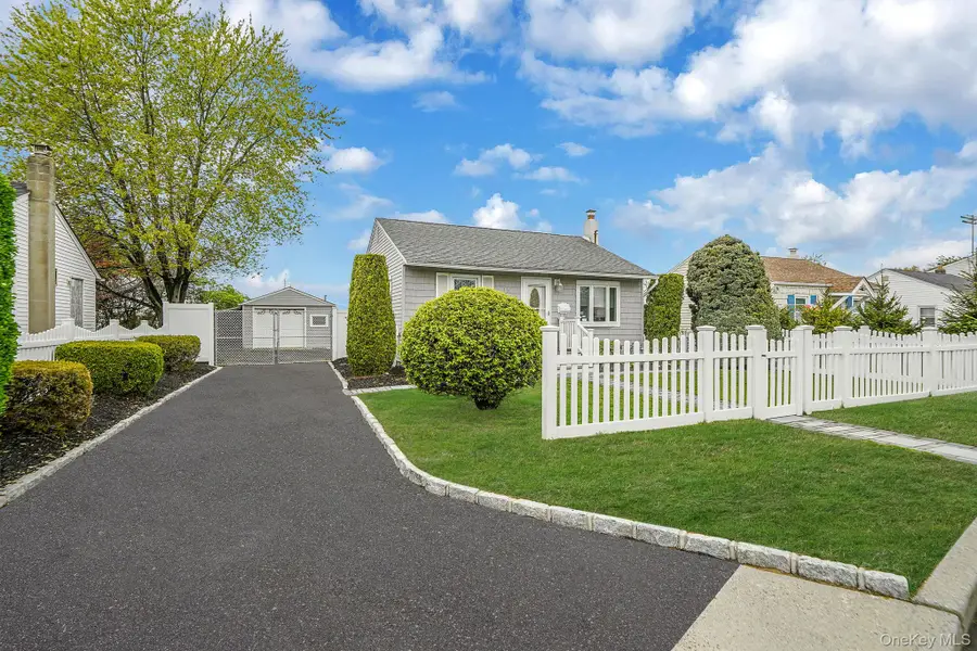 15 Glenda Drive, West Babylon, NY 11704 - #2