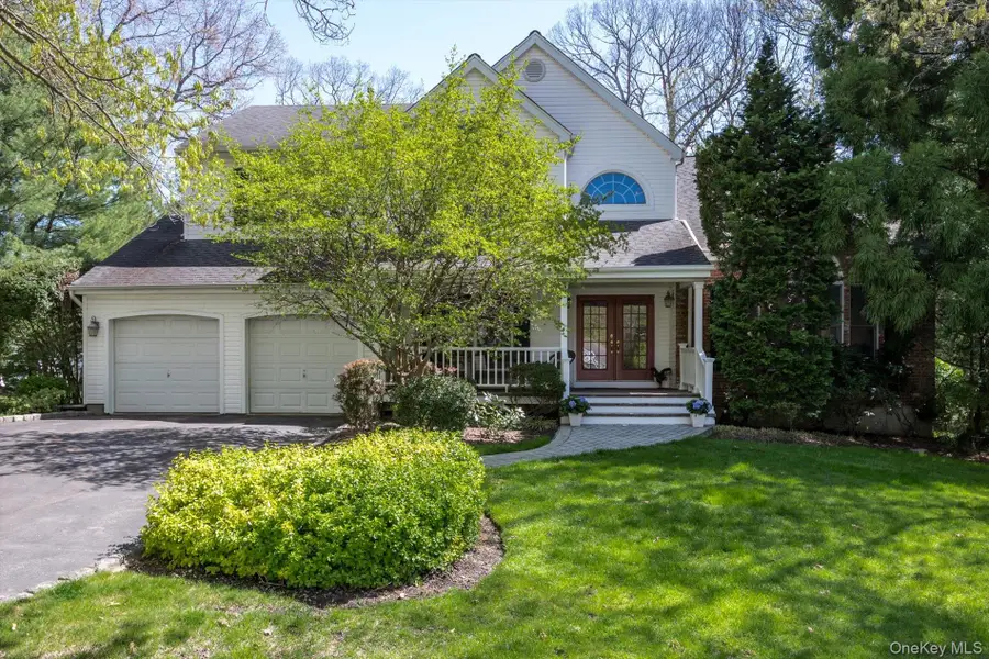 1 Fox Hollow Court, Dix Hills, NY 11746 - #2