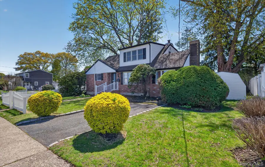 436 15th Street, West Babylon, NY 11704 - #2