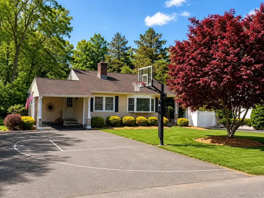 7 Ursular Court, Smithtown, NY 11787 - #2