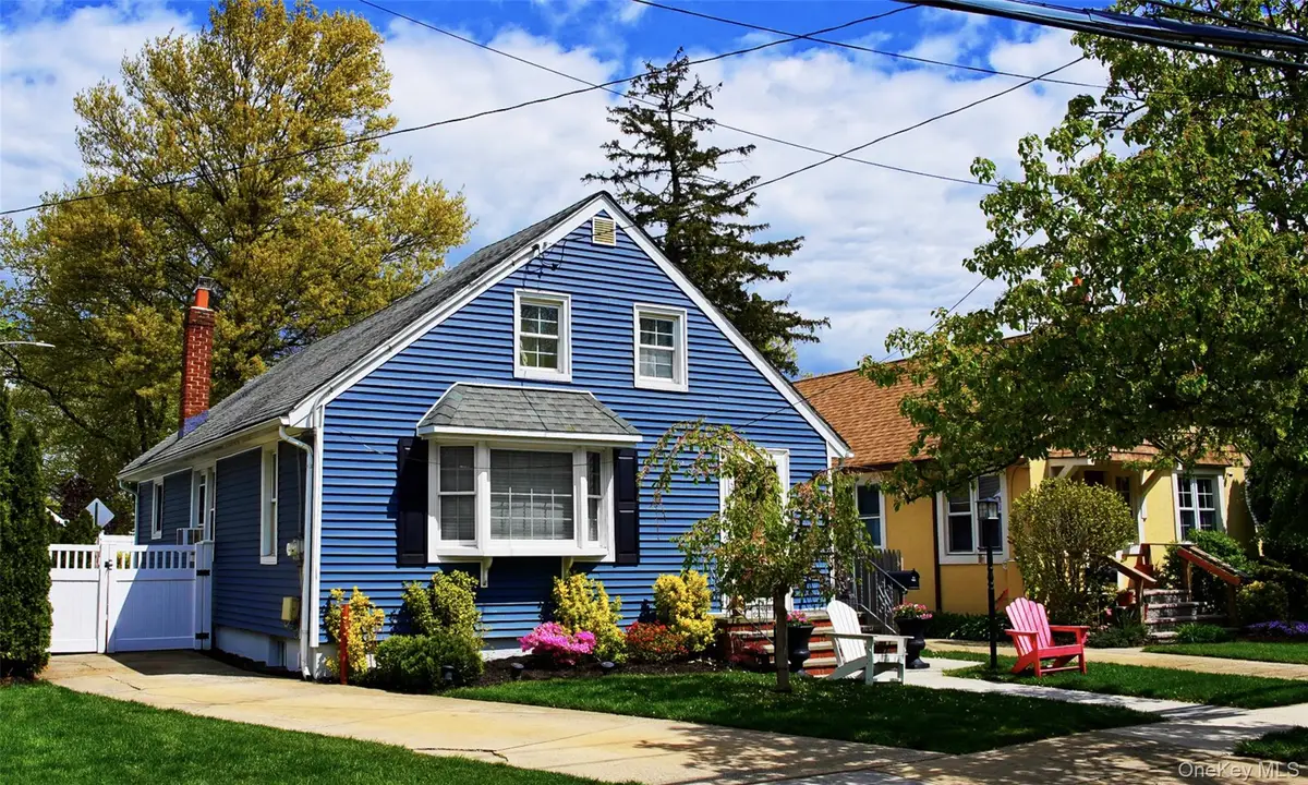 10 Aberdeen Street, Malverne, NY 11565 - #1