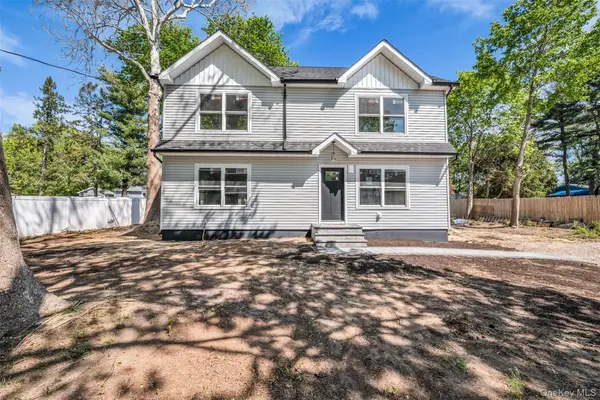 20 Lehigh Avenue, Centereach, NY 11720