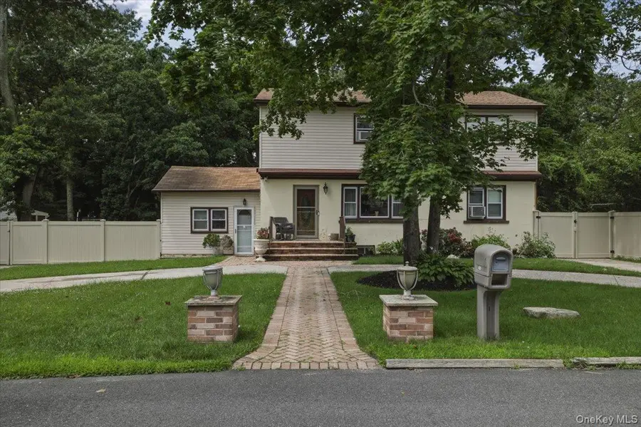 485 Lockwood Drive, Shirley, NY 11967 - #2