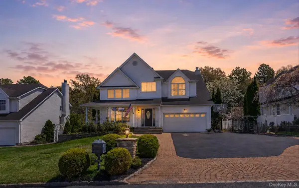 33 Oceanview Boulevard, Manorville, NY 11949