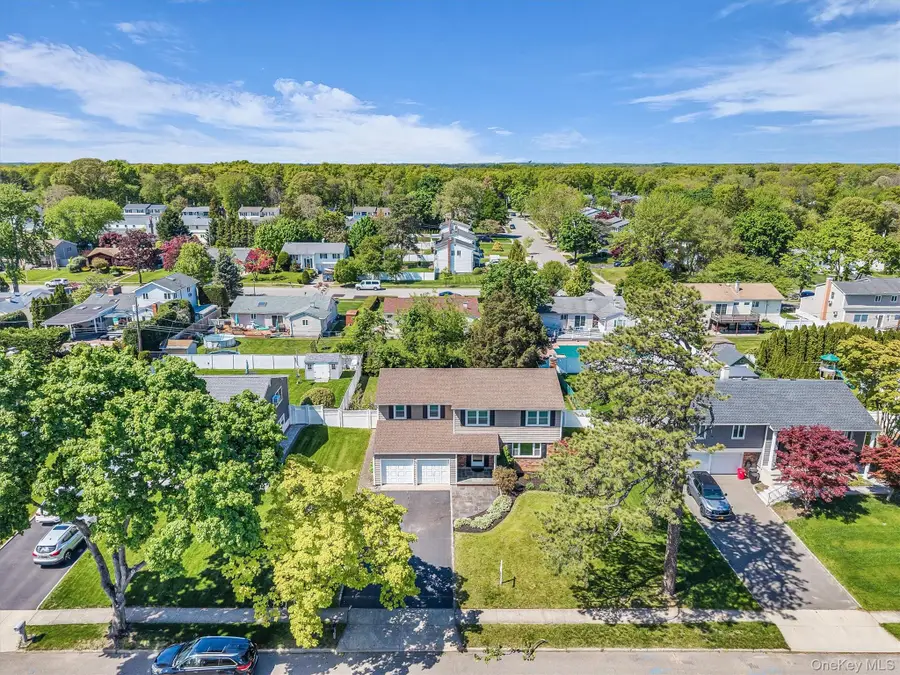 25 Sherry Lane, Hauppauge, NY 11788 - #2