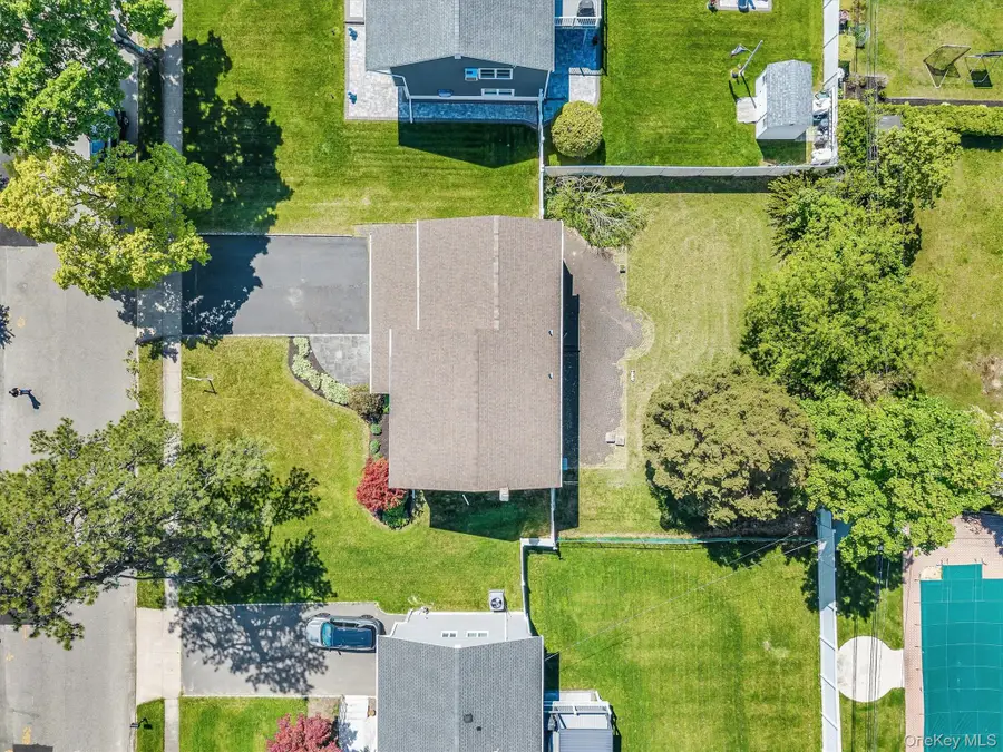 25 Sherry Lane, Hauppauge, NY 11788 - #3