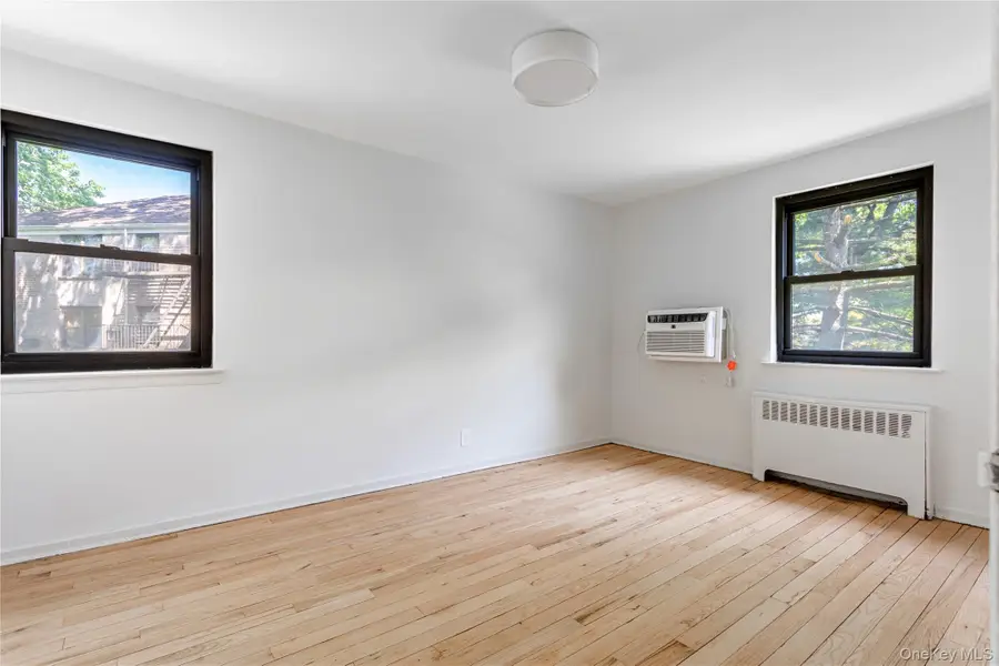 9 Terrace Circle #2C, Great Neck, NY 11021 - #3