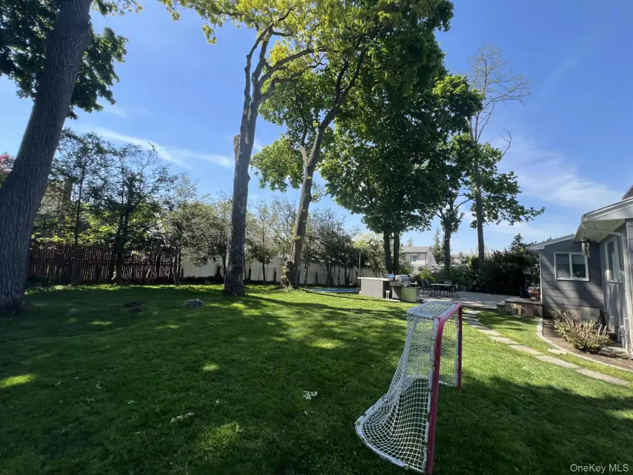3 Camsanette Court, Glen Cove, NY 11542 - #3