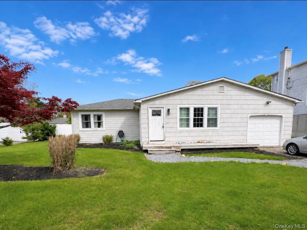 7 Bay Street, Center Moriches, NY 11934 - #1