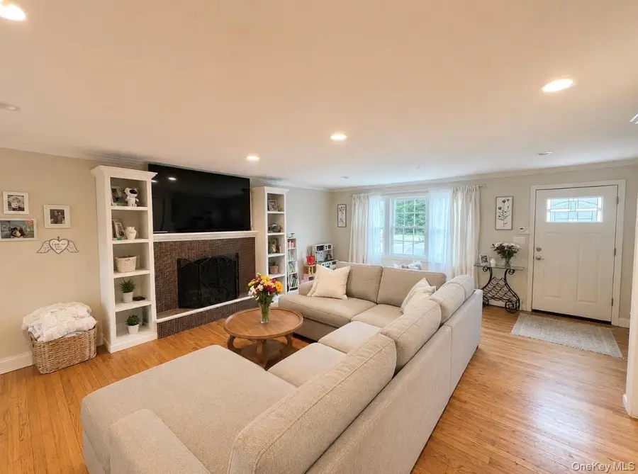 7 Bay Street, Center Moriches, NY 11934 - #2