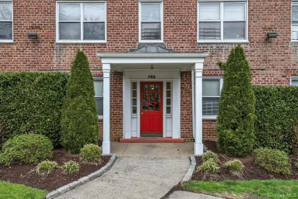 793 Palmer Road #3F, Bronxville, NY 10708