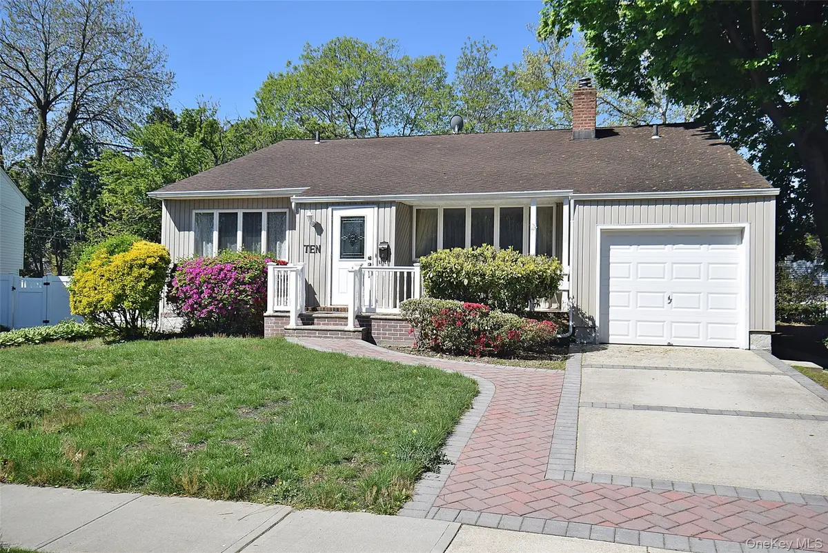 10 Tacoma Lane, Syosset, NY 11791 - #1