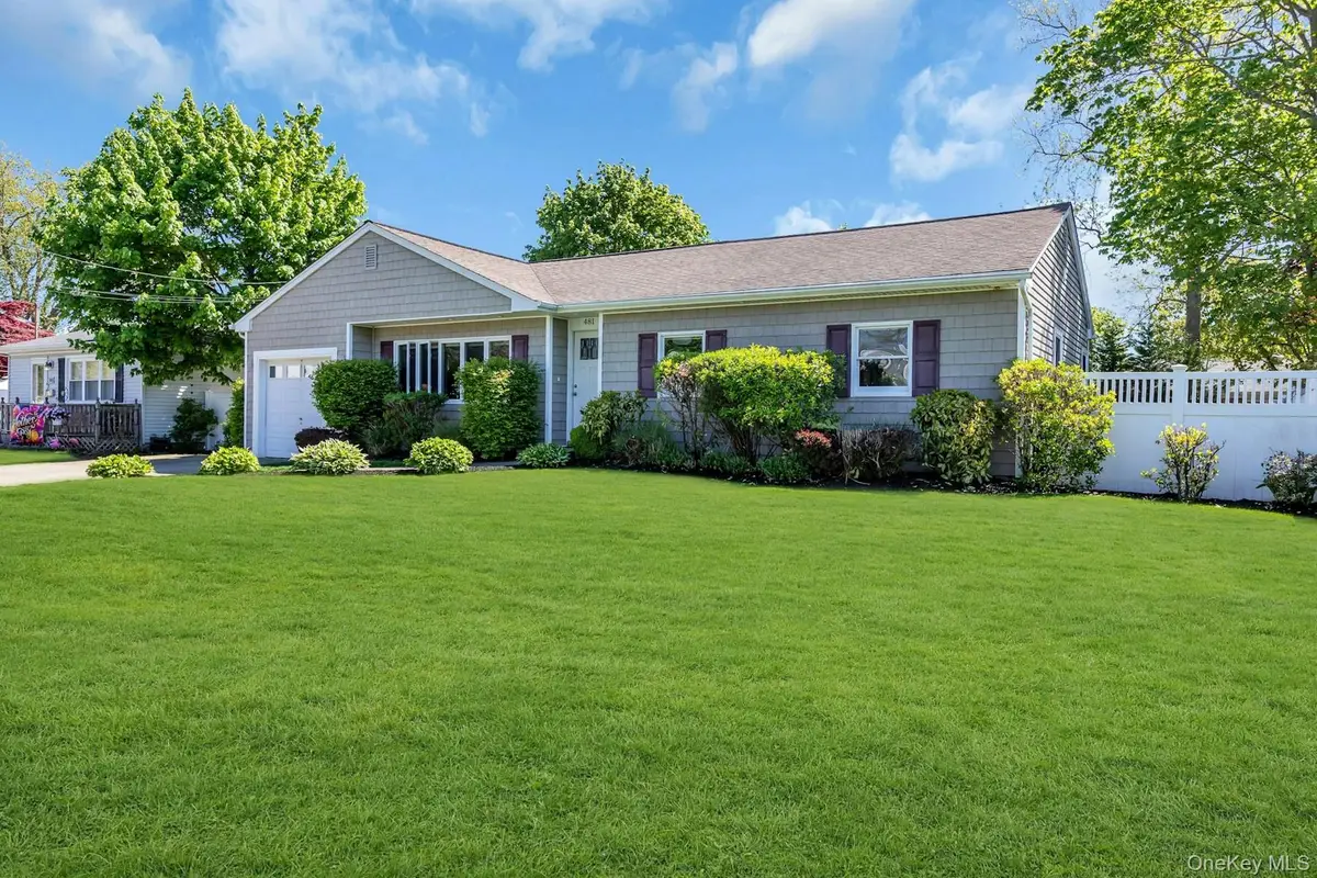 481 Bayport Avenue, Bayport, NY 11705 - #1