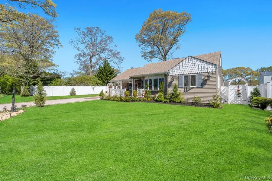 25 Snyder Street, Patchogue, NY 11772 - #3
