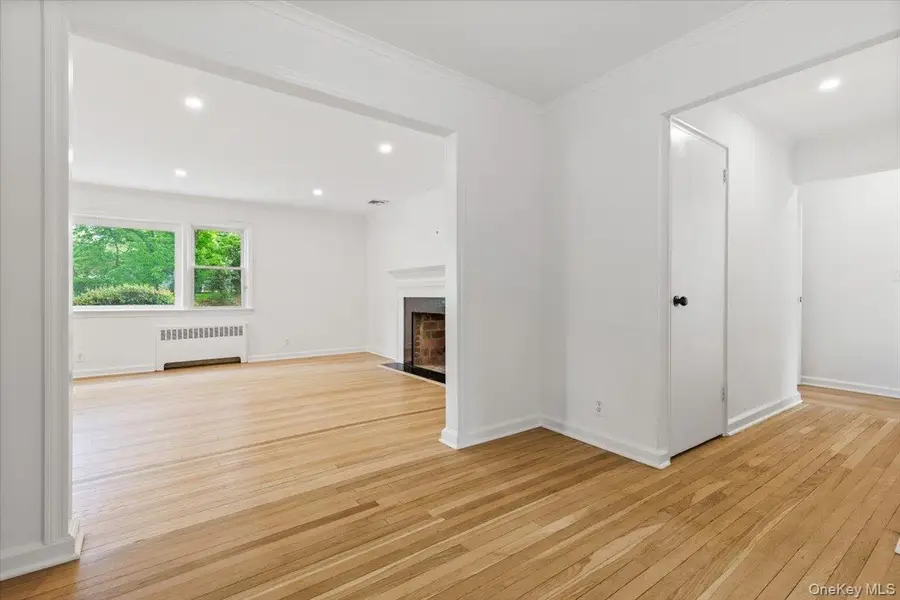 23 Lakeview Road, New Rochelle, NY 10804 - #3