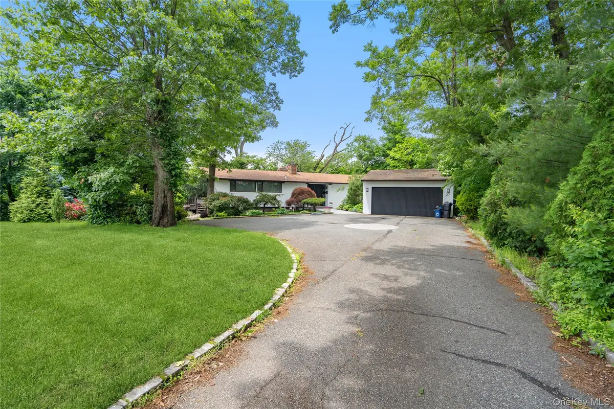 27 Parkway Drive, Roslyn Heights, NY 11577 - #1