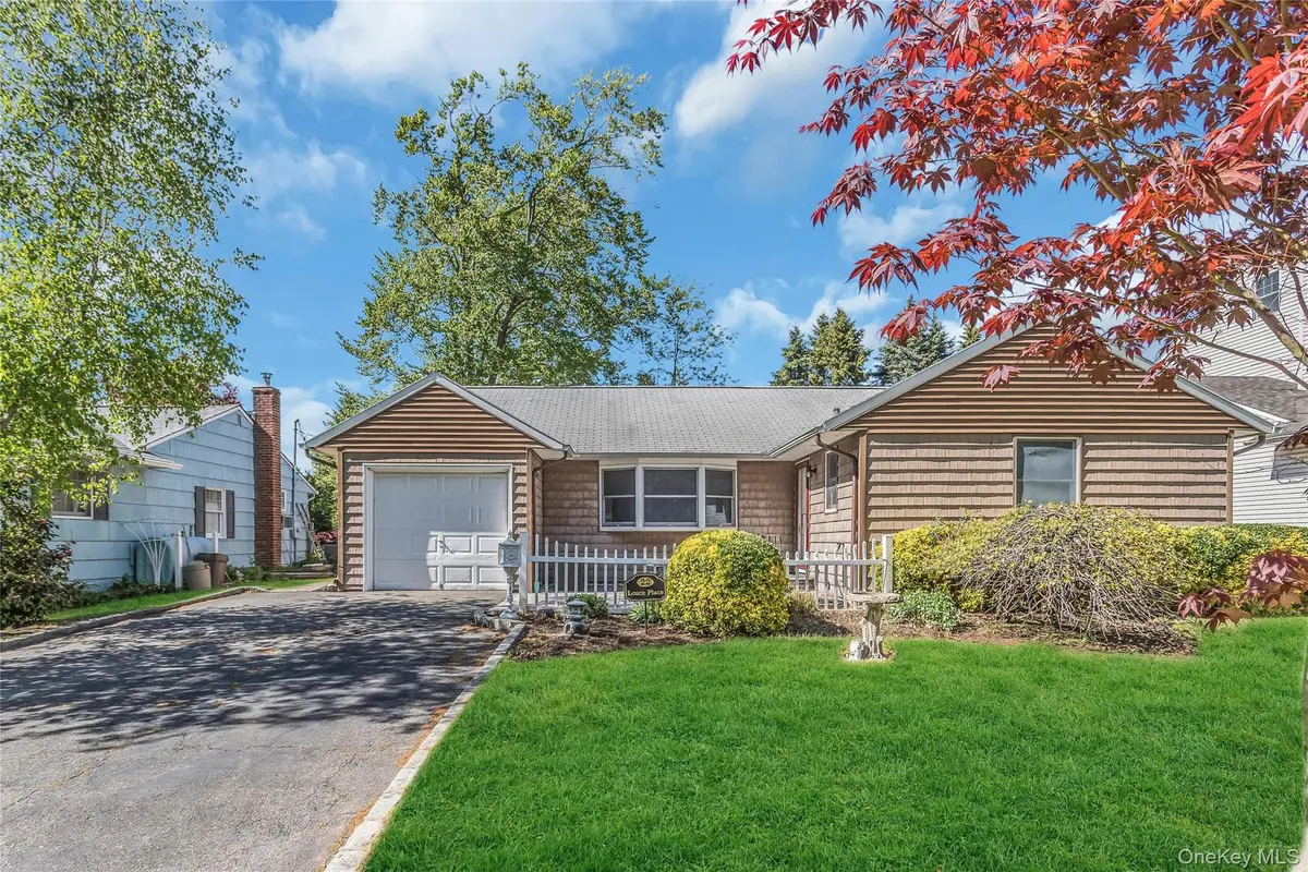 22 Leuce Place, Glen Cove, NY 11542 - #1