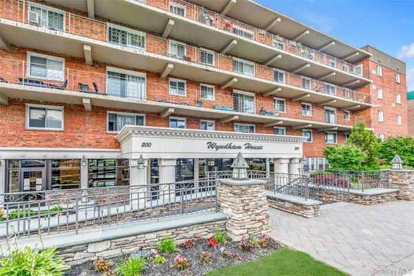 200 Atlantic Avenue #209, Lynbrook, NY 11563