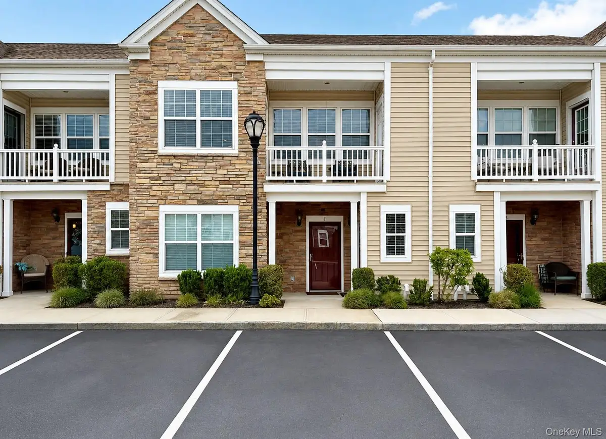 8 Wexford Lane #8 upper, Oceanside, NY 11572 - #1