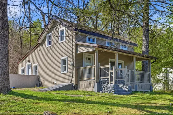 892 Winterton Road, Bloomingburg, NY 12721