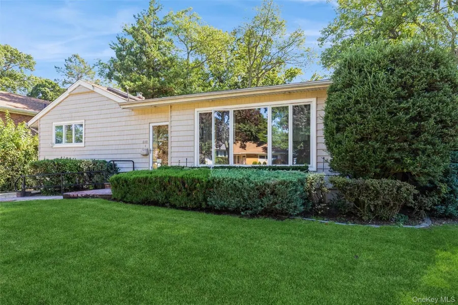 602 Garden Lane, East Meadow, NY 11554 - #2