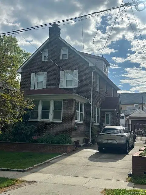 3221 168th Street, Flushing, NY 11358