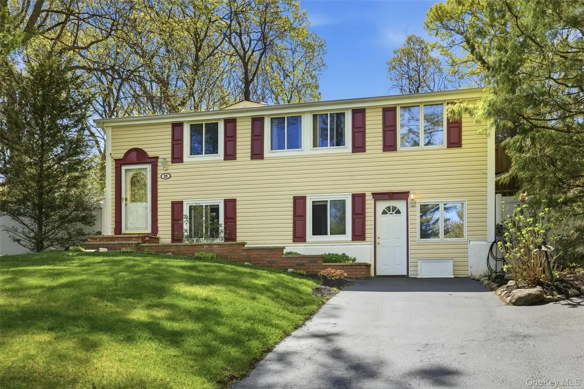 26 Woodchuck Lane, East Setauket, NY 11733 - #1