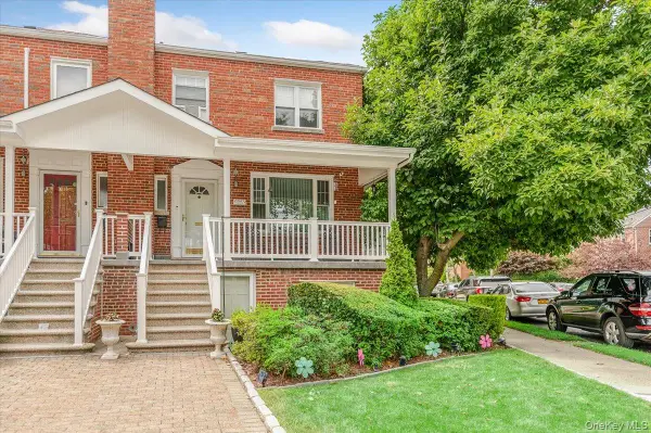 2015 Narragansett Avenue, Bronx, NY 10461