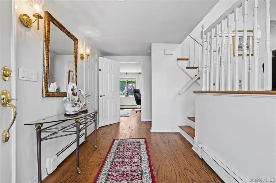 1 Sandra Court, Glen Cove, NY 11542 - #2