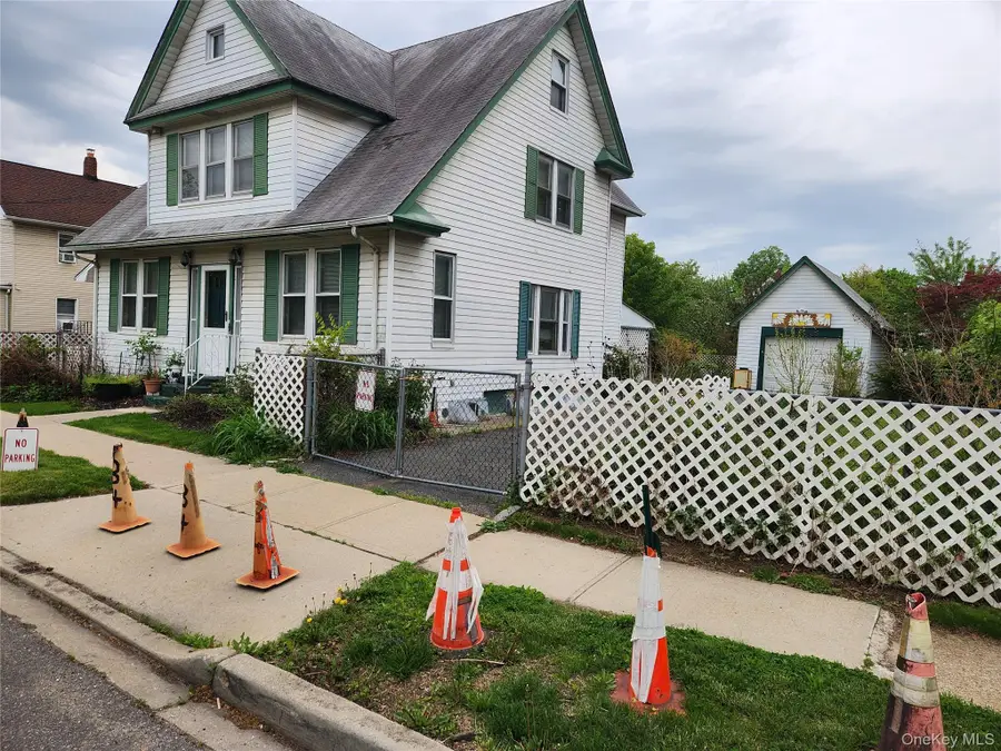 34 Oakland Street, Hempstead, NY 11550 - #2