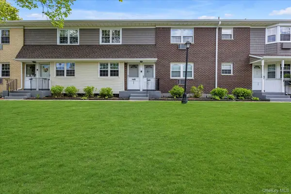 5205 Wilshire Lane #5205, Oakdale, NY 11769