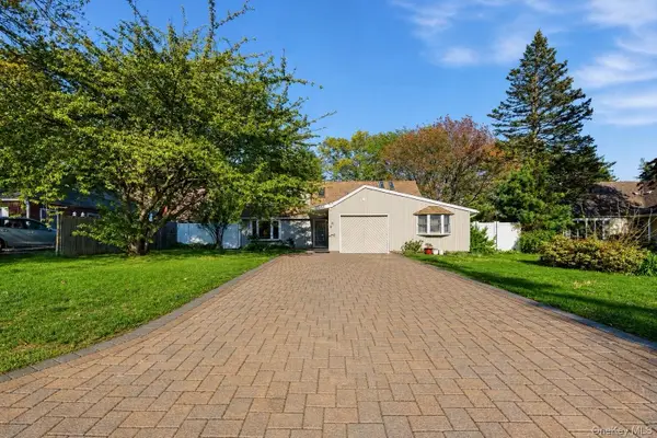201 Serpentine Lane, Islandia, NY 11749