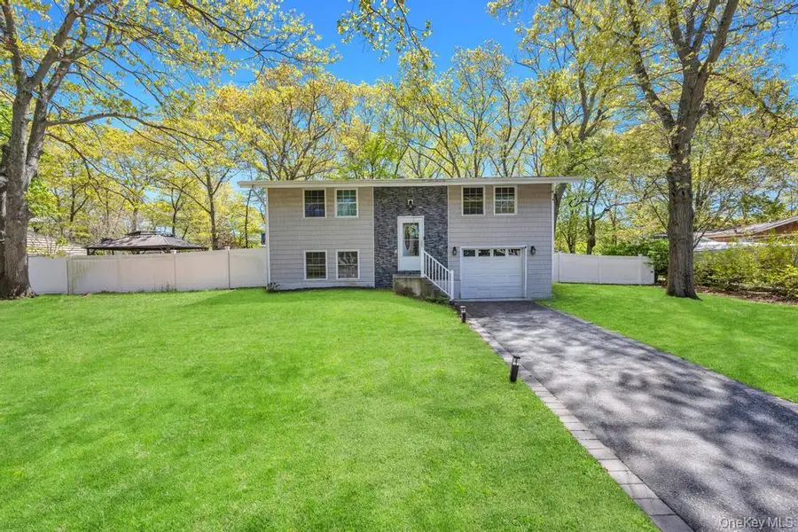 32 Lodge Lane, East Setauket, NY 11733 - #3