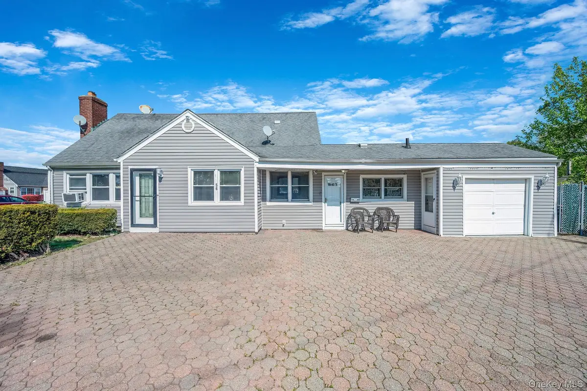 56 Pickwick Lane, North Babylon, NY 11703 - #1